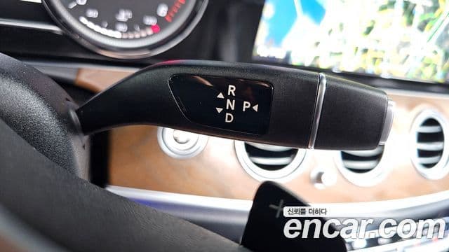 Mercedes-Benz E-Class 2019 — Şəkil 9/20
