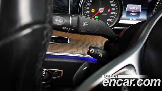 Mercedes-Benz E-Class 2019 — Şəkil 11/20