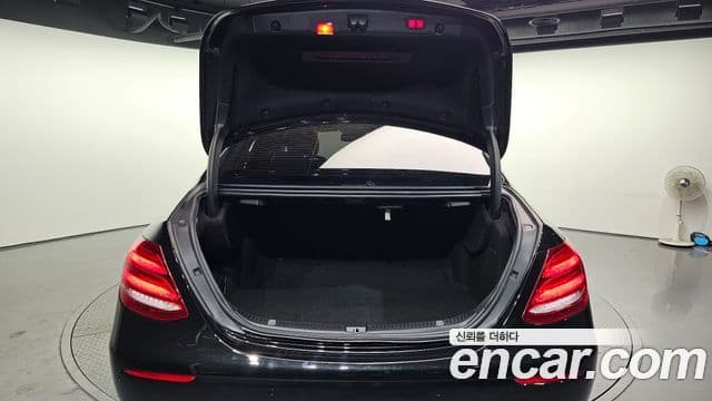 Mercedes-Benz E-Class 2019 — Şəkil 5/20