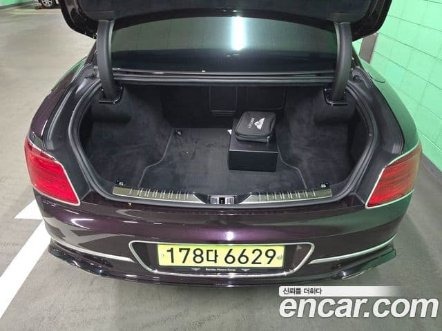 Bentley Flying Spur 2024 — ფოტო 5/20