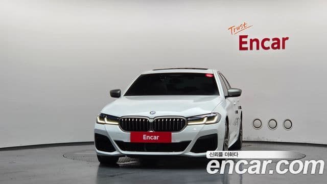 BMW 5 Series 2020 — ფოტო 2/20