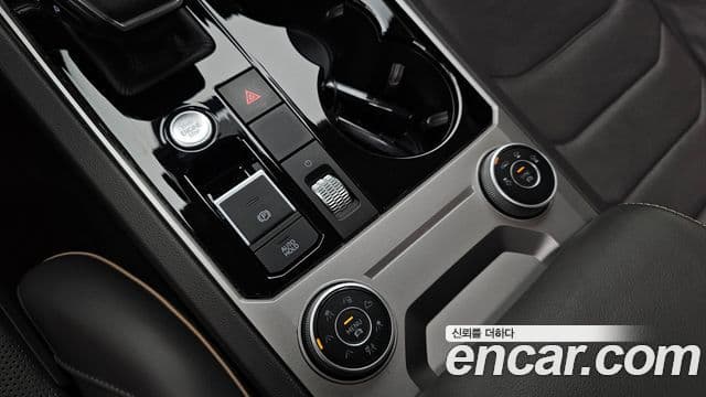 Volkswagen Touareg 2020 — ფოტო 20/20