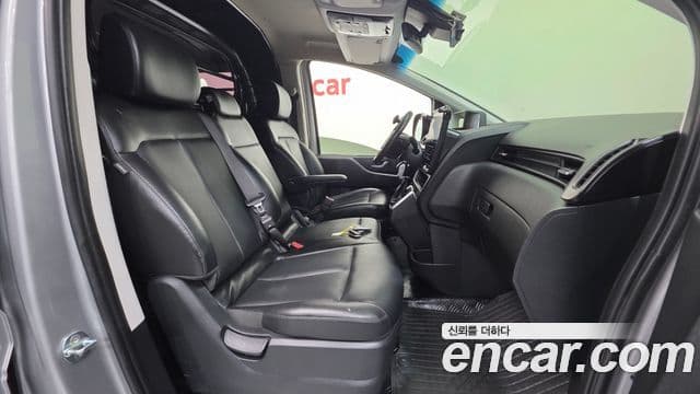 Hyundai Staria 2022 — Фото 10/20