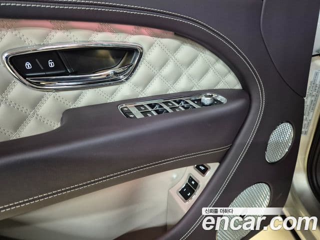 Bentley Bentayga 2023 — Şəkil 14/20