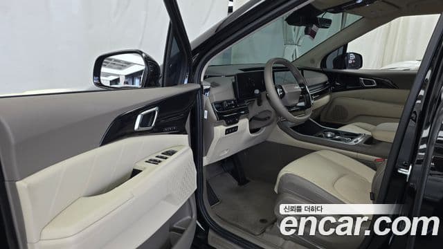 Kia Carnival 2025 — Photo 17/32