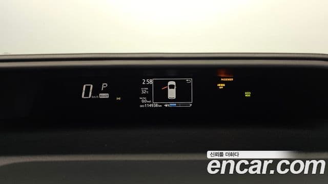 Toyota Prius C 2018 — Şəkil 31/36
