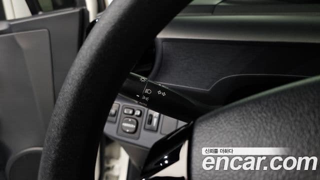 Toyota Prius C 2018 — Şəkil 23/36