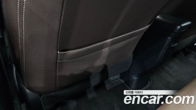 Toyota Prius C 2018 — Şəkil 2/36