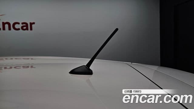 Toyota Prius C 2018 — Şəkil 17/36
