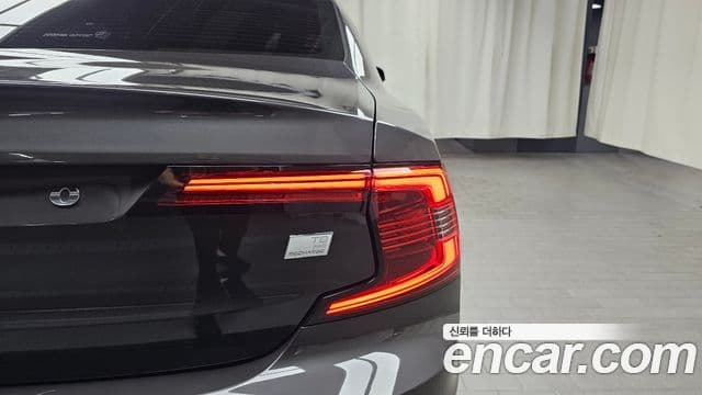 Volvo S90 2021 — ფოტო 6/33