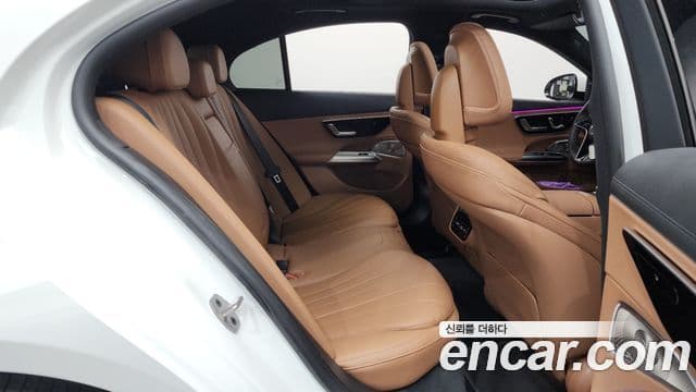Mercedes-Benz E-Class 2024 — Photo 1/33