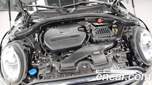 Mini Cooper D Clubman 2021 — Photo 8/33