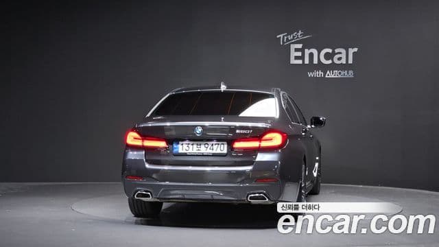 BMW 5 Series 2023 — Photo 20/31