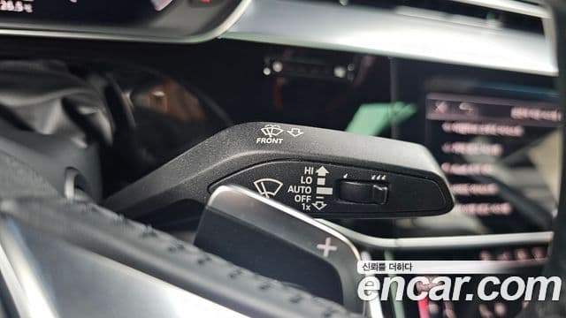 Audi A8 2020 — Photo 19/36