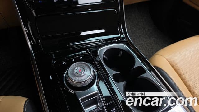 Kia Carnival 2021 — Фото 8/20