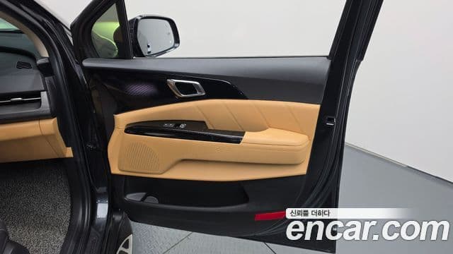 Kia Carnival 2021 — Photo 35/37
