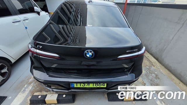 BMW 7 Series 2025 — Photo 7/7