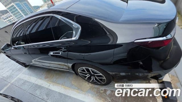 BMW 7 Series 2025 — Photo 3/7