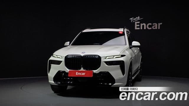 BMW X7 2024 — Photo 13/35