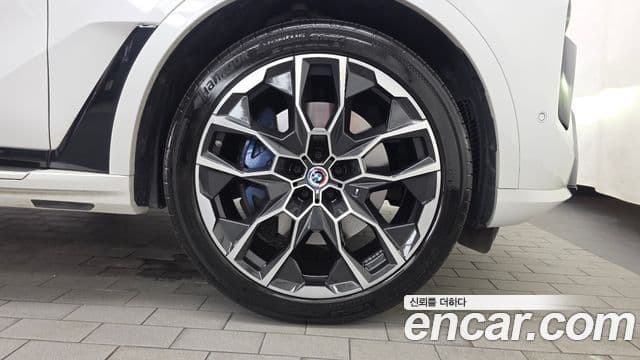 BMW X7 2024 — Photo 35/35