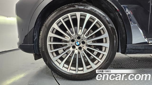 BMW X7 2021 — Photo 11/39