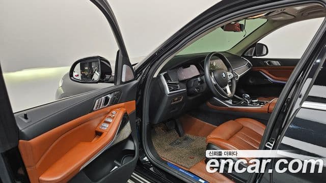 BMW X7 2021 — Photo 35/39