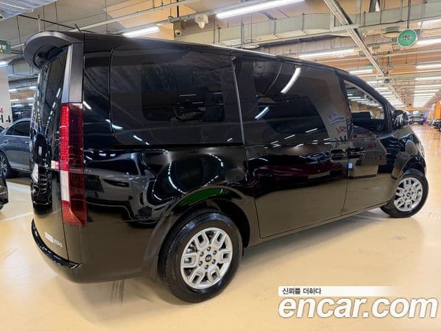 Hyundai Staria 2025 — Фото 3/15