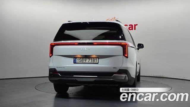 Kia Carnival 2024 — Photo 18/33