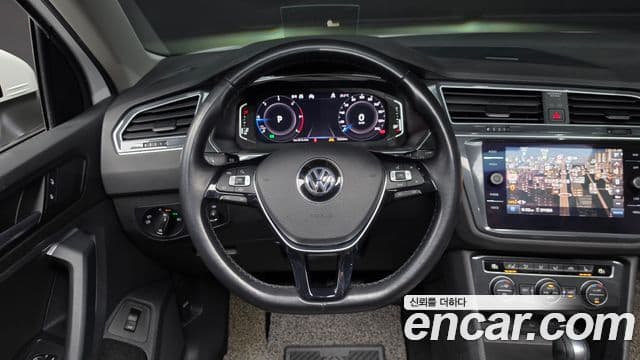 Volkswagen Tiguan 2020 — Photo 13/20