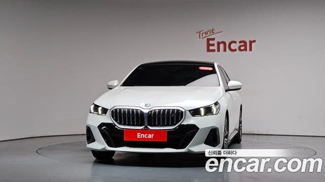 BMW i5 2024 — ფოტო 31/36