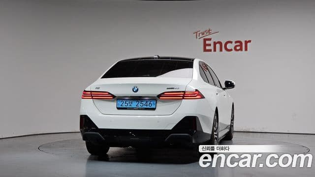 BMW i5 2024 — ფოტო 19/36