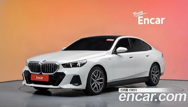 BMW i5 2024 — ფოტო 14/36