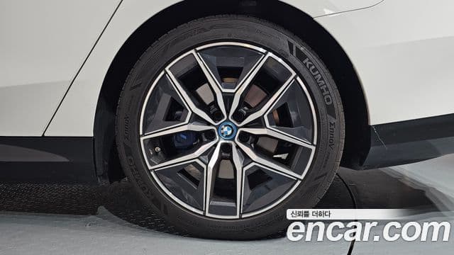 BMW i5 2024 — ფოტო 29/36
