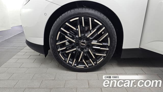 Mini Cooper Electric 2024 — ფოტო 1/35