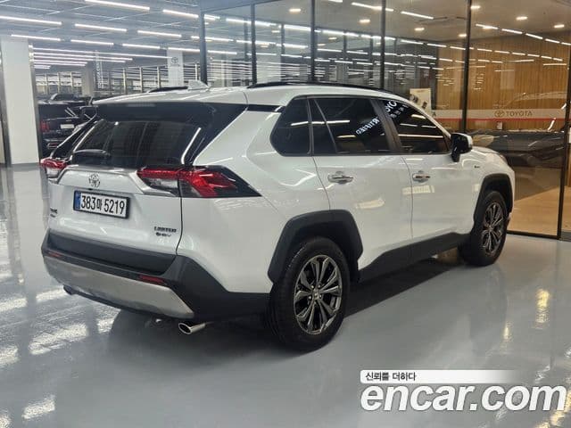 Toyota RAV4 2025 — Photo 6/18