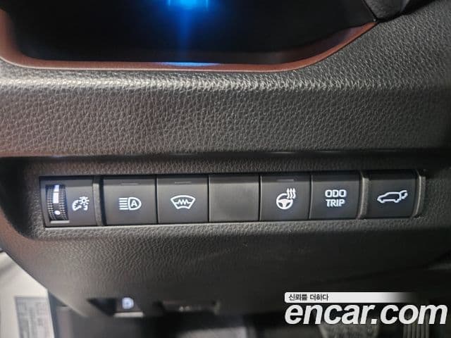 Toyota RAV4 2025 — Photo 8/18