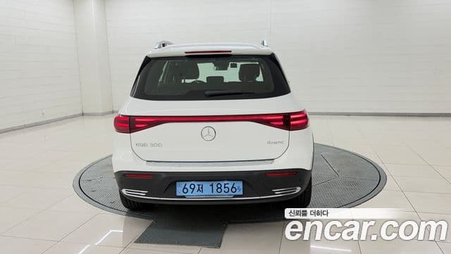 Mercedes-Benz EQB 2025 — ფოტო 16/20
