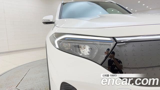 Mercedes-Benz EQB 2025 — ფოტო 15/20