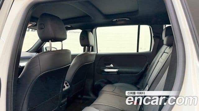 Mercedes-Benz EQB 2025 — ფოტო 17/20