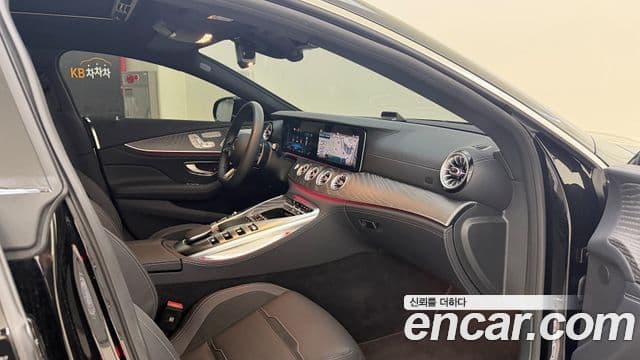Mercedes-Benz AMG GT 2025 — Photo 12/20