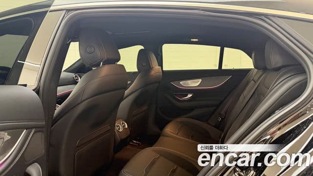 Mercedes-Benz AMG GT 2025 — Photo 2/20