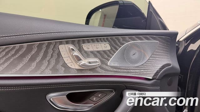 Mercedes-Benz AMG GT 2025 — Photo 15/20