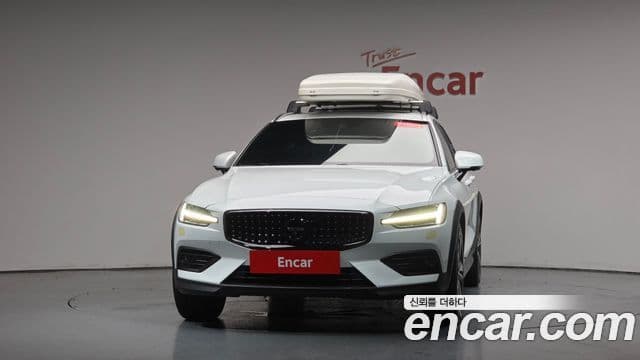 Volvo V60 Cross Country 2020 — Фото 3/20