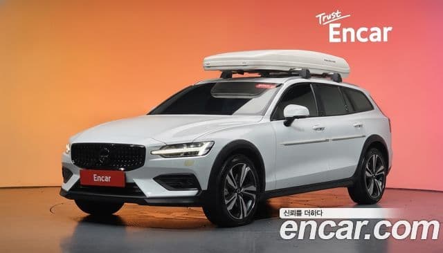 Volvo V60 Cross Country 2020 — Фото 1/20