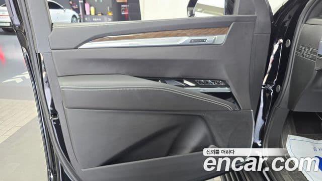 Cadillac Escalade 2026 — Şəkil 19/32