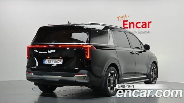 Kia Carnival 2024 — Фото 2/20