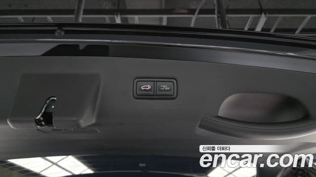 Kia Carnival 2024 — Фото 17/20