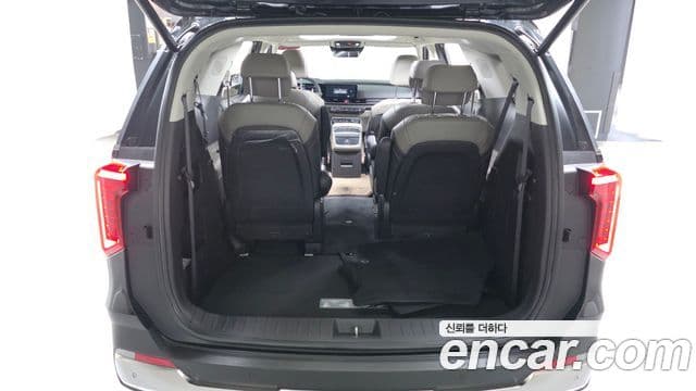 Kia Carnival 2024 — Фото 18/20