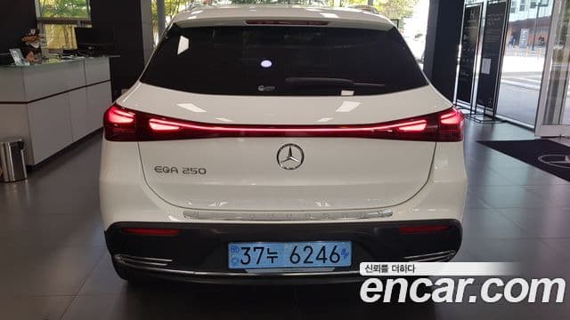 Mercedes-Benz EQA 2024 — ფოტო 13/17