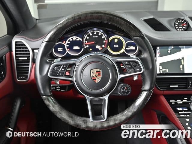 Porsche Cayenne 2020 — Photo 18/20